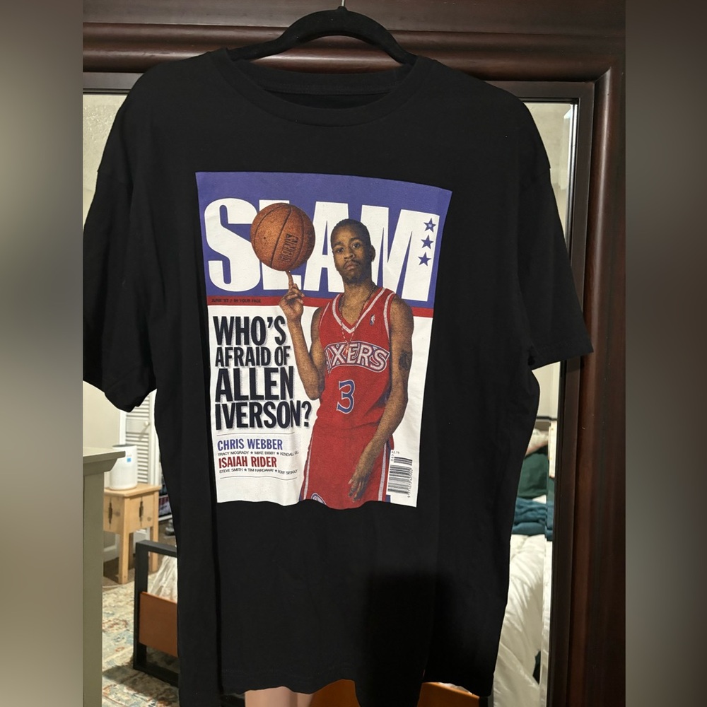 Graphic tee